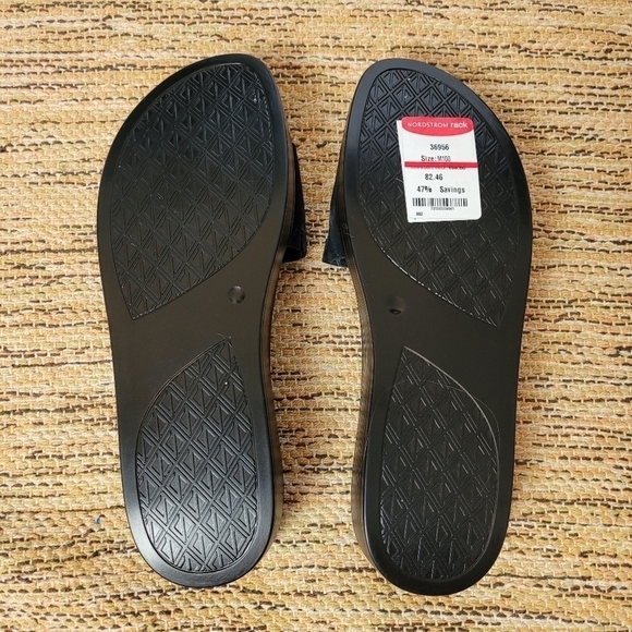 Donald Pliner Wedge Leather Slides - Picture 2 of 4